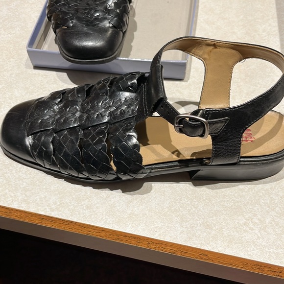 Glace’e Shoes - GLACE’E | Black Leather flat, strap shoe | Size 8.5